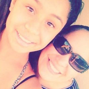 Meet your Posher, Elisa